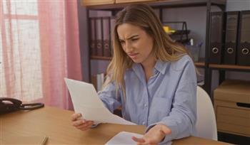 لماذا تغضب المراة الذكية من أمور تبدو عادية؟.. علم النفس يفسر