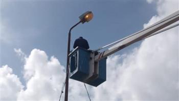 أحياء الإسكندرية تكثف رفع كفاءة الإضاءة العامة وصيانة وإنارة الأعمدة والكشافات