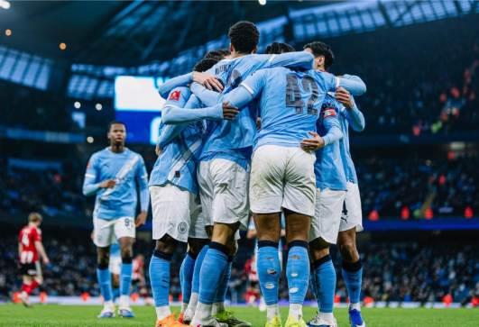 الدوري الإنجليزي.. التعادل السلبي يحسم الشوط الأول من مباراة مانشستر سيتي ضد مانشستر يونايتد