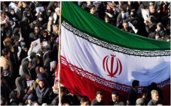 خبير: الشعب الإيراني عامل ضغط رئيسي في ملف المفاوضات مع واشنطن