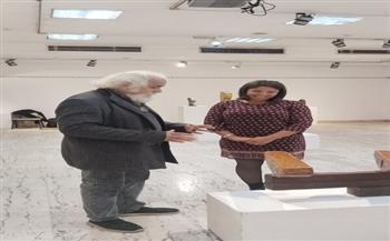 عادل بنيامين: معرض نجوى إبراهيم «الطائر الداخلي» مفاجأة رائعة وأعمالها متميزة| خاص