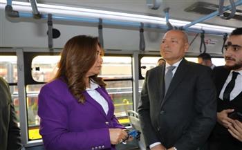 وزيرة التنمية المحلية ومحافظ القاهرة يشهدان إطلاق منظومة التحصيل الإلكتروني لتعريفة أتوبيسات النقل العام 