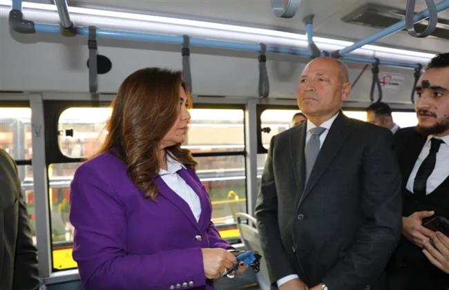 وزيرة التنمية المحلية ومحافظ القاهرة يشهدان إطلاق منظومة التحصيل الإلكتروني لتعريفة أتوبيسات النقل العام 