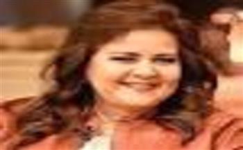 دلال عبد العزيز.. رحلة علم وفن ووفاء لا يغيب