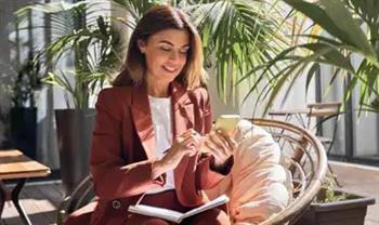 6 علامات تشير إلى أنكِ تدعمين ذاتكِ.. منها احتفالكِ بإنجازاتكِ