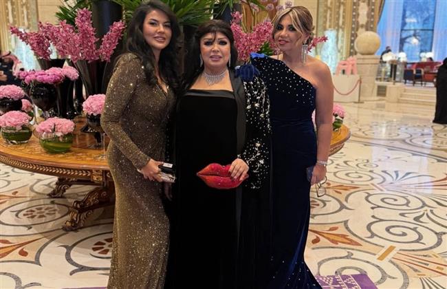 فيفي عبده وابنتها مع بوسي شلبي في أحدث ظهور