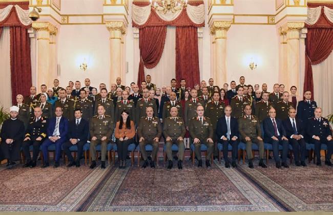 وزير الدفاع يشهد حفل تخرج دورة التمثيل الدبلوماسي العسكري المصري بالخارج