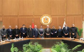 عاشور يشهد اتفاقية بين المعهد التكنولوجي العالي للعلوم المالية والإدارية بسوهاج ومعهد سانت بطرسبرج بروسيا