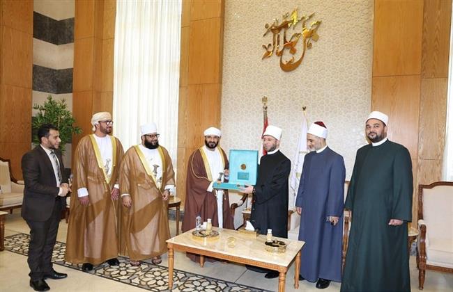 وزير الأوقاف يستقبل نظيره العُماني بمسجد مصر الكبير