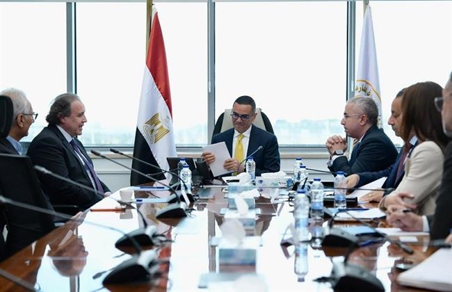 الخطيب: مصر تمتلك سوق محلية كبيرة إلى جانب إمكانيات النفاذ لعدد كبير من الأسواق الإقليمية والعالمية