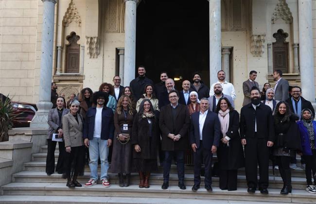 وزير الثقافة يلتقي عددًا من صُنّاع المحتوى الثقافي والتراثي للتعزيز والتعريف بالمنتج الإبداعي