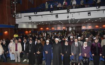 نائب محافظ بورسعيد يشهد احتفالية «وطن يعيش فينا» على مسرح قصر ثقافة المحافظة