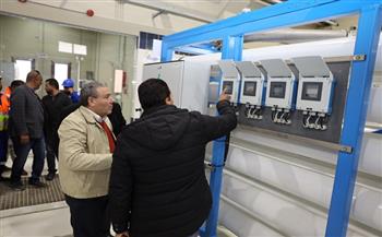 نائب رئيس القابضة للمياه يجري جولة تفقدية على محطات إنتاج المياه بمحافظة مطروح