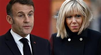 ماكرون بعيون متورمة.. هل تعرّض للضرب من بريجيت مجددًا؟