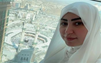 بوسي تشارك جمهورها صور من أدائها لمناسك العمرة 