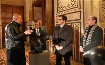 وزير الثقافة يفتتح معرض «مسار» للفنان خالد زكي بقبة السلطان الغوري| صور 