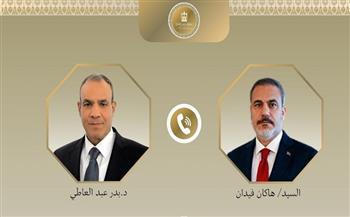 وزير الخارجية يبحث هاتفيًا مع نظيره التركي آفاق تعزيز العلاقات المصرية–التركية