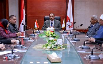 محافظ سوهاج يترأس اجتماع اللجنة الدائمة لمناهضة العنف ضد المرأة .. ويوجه بتخصيص أماكن آمنة للمعنفات