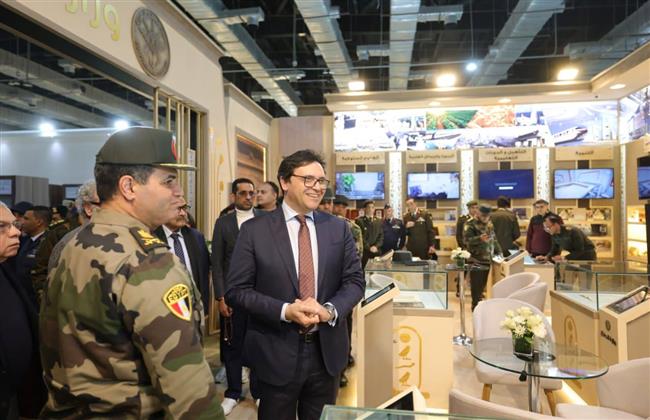 قبيل انطلاقه رسميًا.. وزير الثقافة يتفقد معرض القاهرة الدولي للكتاب في دورته الـ57