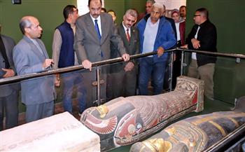 محافظ سوهاج يفتتح معرض مكتشفات الآثاريين المصريين بمتحف سوهاج القومي