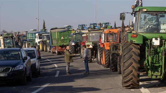 احتجاجات واسعة للمزارعين في اليونان.. تفاصيل