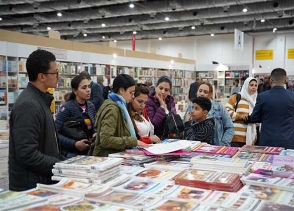 مع اقتراب معرض الكتاب.. كيف تستعد الأسرة لزيارته وتحديد قائمة مشترياتهم؟