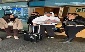 استقبال حافل بالورود لـ الشامي في مطار القاهرة قبل حفله بالزمالك