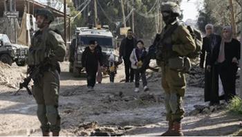 تصاعد الاعتداءات في الضفة الغربية: اقتحام مسجد وتدمير أراضٍ زراعية واعتقالات متفرقة