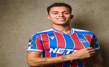 كريستال بالاس يضم لاعب توتنهام برينان جونسون في صفقة قياسية