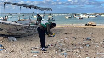 حملة لتنظيف جزيرة ميامي بالإسكندرية ضمن جهود الدولة لحماية البيئة البحرية