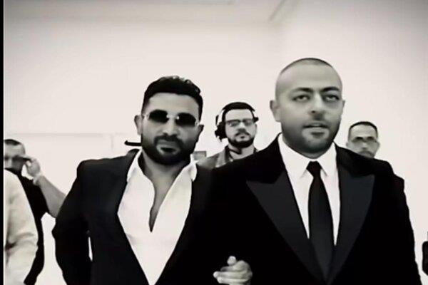 أحمد سعد يحتفل بعيد ميلاد تامر عاشور بطريقة طريفة: «ده جزء من اللي بتعمله فينا»  