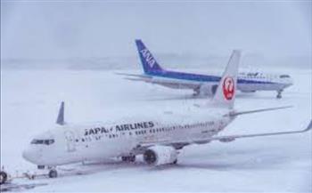 الثلوج الكثيفة والرياح القوية تجبر شركات الطيران في اليابان على إلغاء أكثر من 100 رحلة جوية