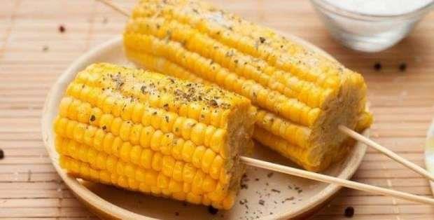 تناول الذرة المشوية أو المسلوقة فى الشتاء .. لهذه الأسباب