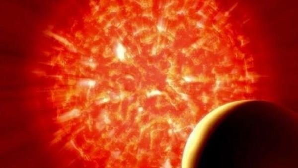 عاصفة شمسية قوية تضرب الأرض وتتسبب في عاصفة مغناطيسية أرضية من المستوى الرابع