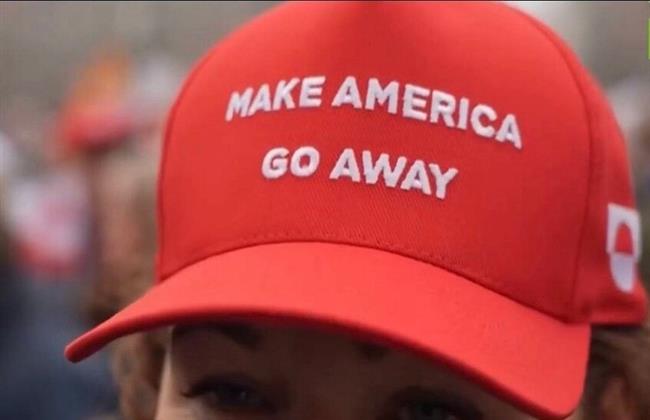 ردا على ترامب.. قبعات ساخرة في جرينلاند والدنمارك "اجعل أمريكا تغادر"