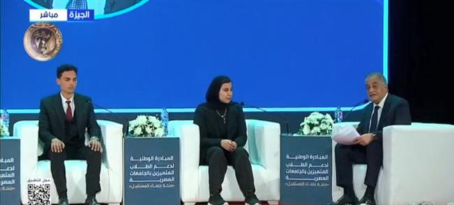 بحضور رئيس الوزراء.. طلاب يستعرضون تجاربهم مع المنح في جلسة نقاشية