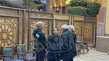 حنان يوسف تستقبل عزاء شقيقها المؤلف طارق يوسف بالحامدية الشاذلية