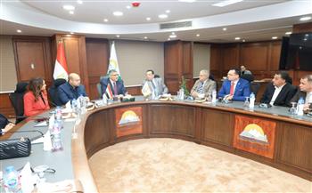 محافظ الجيزة يلتقي أعضاء مجلسي النواب والشيوخ عن حزب «حماة الوطن» لبحث خريطة التعاون لخدمة المواطنين 