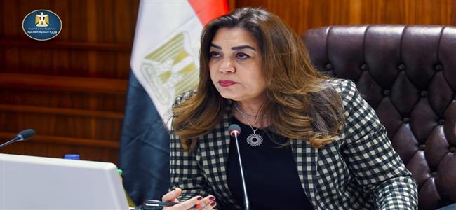 وزيرة التنمية المحلية تتابع مع سكرتيري العموم والمساعدين بالمحافظات الموقف التنفيذي للموجة الـ28