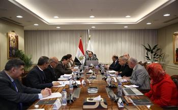 وزير قطاع الأعمال يتابع تقدم معدلات الإنجاز لمشروعات شركات المقاولات