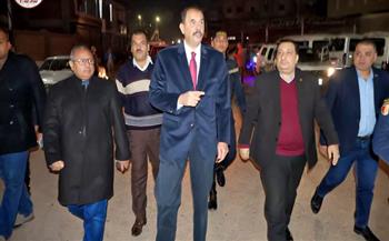 محافظ سوهاج يتفقد المواقف العامة والأسواق ويحيل مسئولي المواقف بطهطا للتحقيق لسوء التنظيم