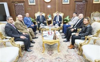 محافظ المنوفية يلتقى وفد هيئة التأمين الاجتماعي لبحث أوجه التعاون