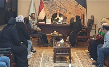 رئيس مدينة رأس غارب يعقد لقاءً مفتوحًا مع المواطنين للاستماع إلى مطالبهم