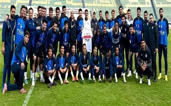 مران الزمالك يشهد تكريم المشجع الذى انتشرت صورته على السوشيال ميديا 