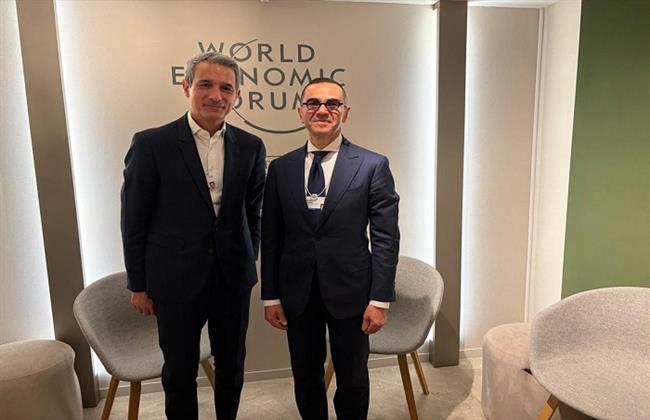 وزير الاستثمار يلتقي مسؤولي شركة سان جوبان في قمة دافوس لتعزيز الاستثمارات في مصر