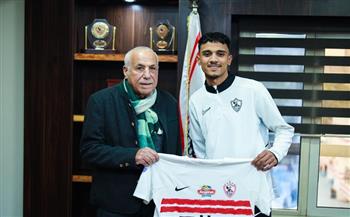 حسين لبيب يستقبل "المشجع الوفي" لـ الزمالك 