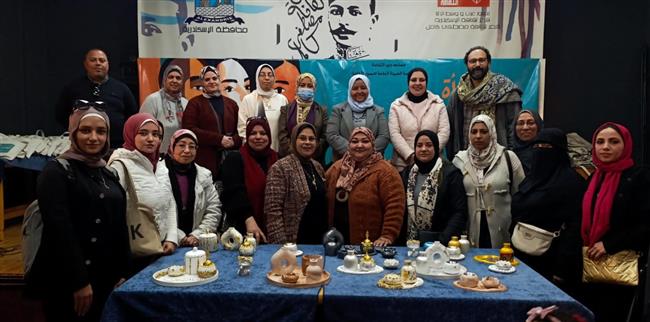 بمعرض فني ومحاضرة توعوية.. قصور الثقافة تختتم القافلة الثقافية الثالثة للمرأة بالإسكندرية 