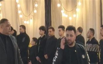 رضا البحراوي يتلقى عزاء والدته بالغربية بحضور نجوم الغناء الشعبي