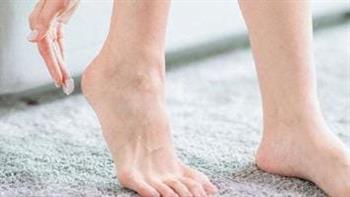 لصحتك.. علامات في ساقيك تحذرك من خطر الإصابة بأمراض القلب والسكري