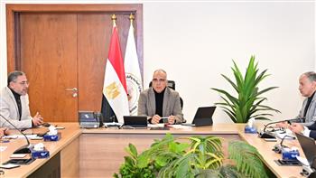 وزير الري يستعرض جهود مركز بحوث المياه ويبحث إنشاء شركة استشارية لدعم منظومة «الجيل الثاني للمياه 2.0»